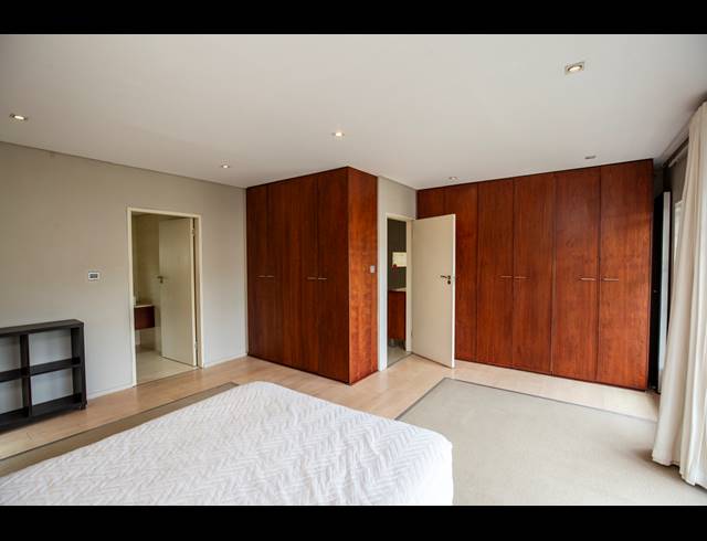 3 BEDROOM HOUSE FOR SALE IN OVERPORT
